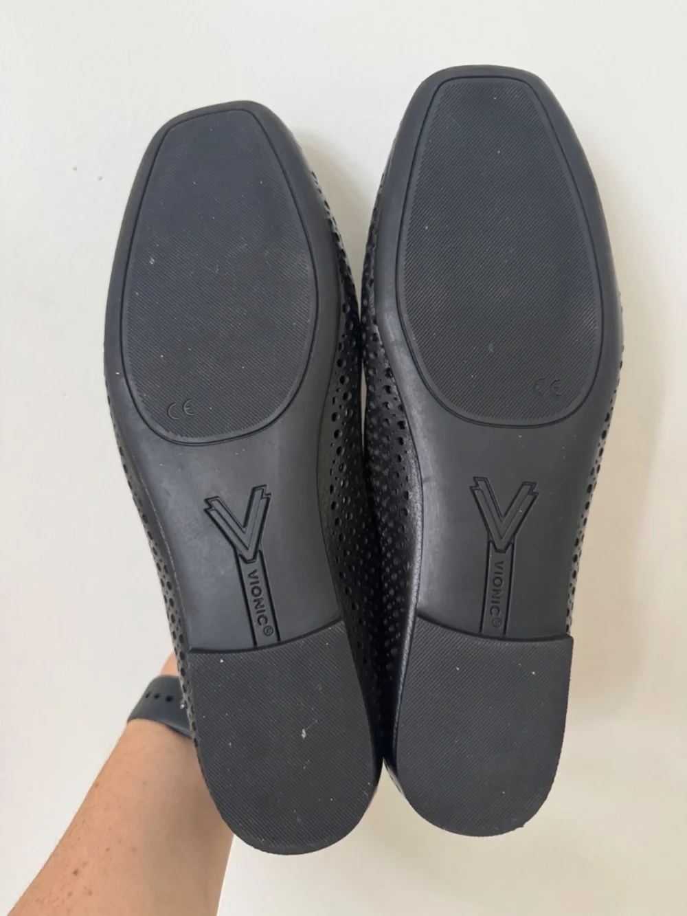 Vionic Orinda Perf Black Leather Perforated Ballet Flats Square Toe Comfort 9.5